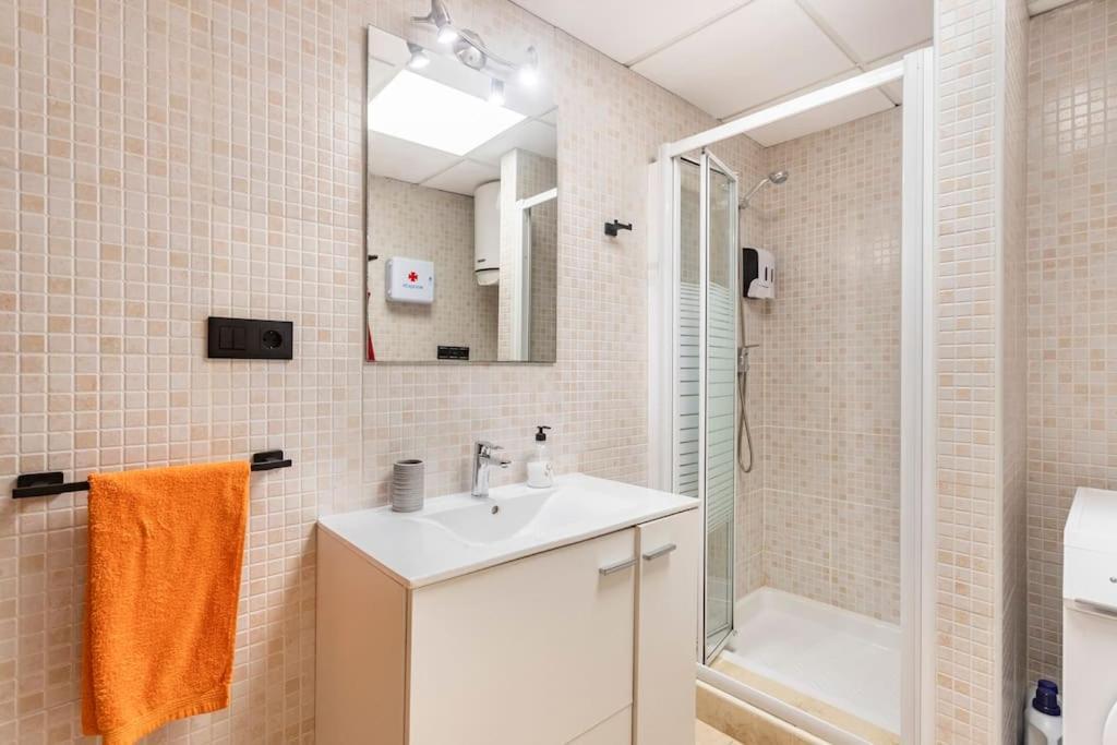 Castelplace Beach Con Plaza De Garage Incluida, Free Parking And Ac Alicante Exteriör bild